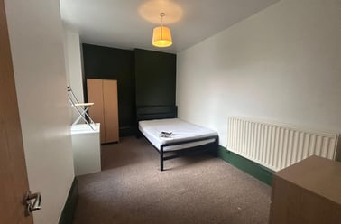 Hill Park Crescent, Flat 1, Greenbank, Plymouth - Image 3